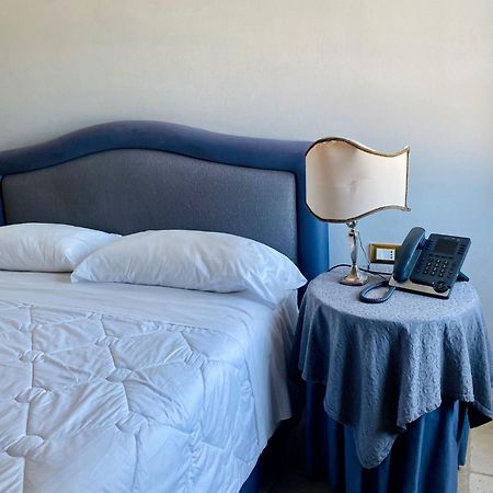 Hotel Saraceno Al Faro Tarente Buitenkant foto