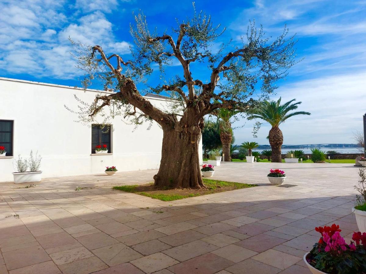 Hotel Saraceno Al Faro Tarente Buitenkant foto