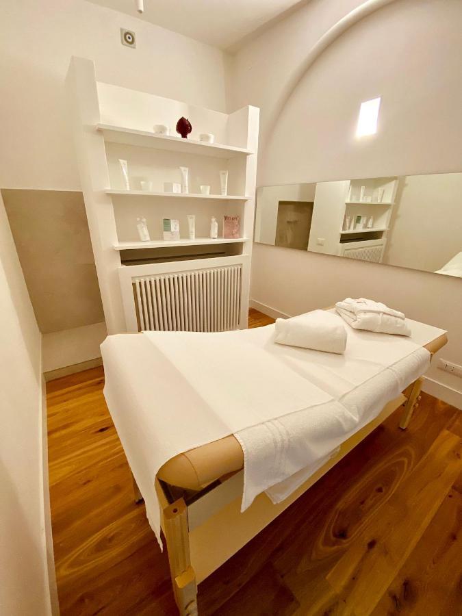 Hotel Saraceno Al Faro Tarente Buitenkant foto