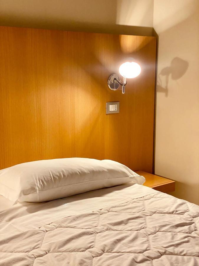 Hotel Saraceno Al Faro Tarente Buitenkant foto
