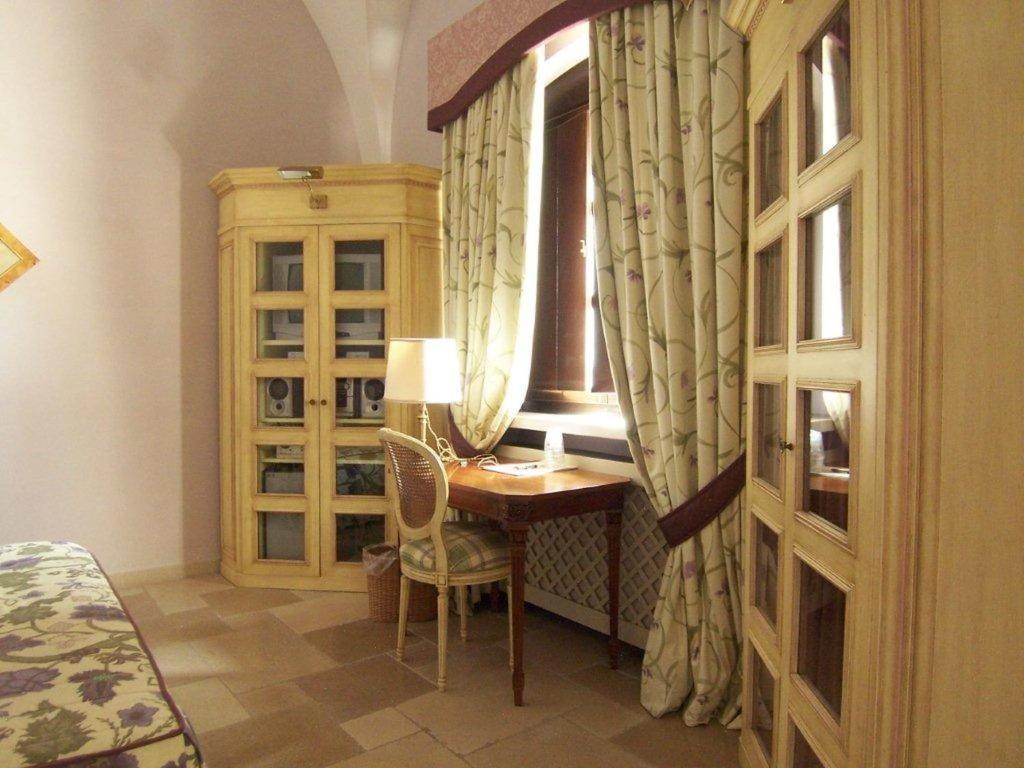 Hotel Saraceno Al Faro Tarente Kamer foto