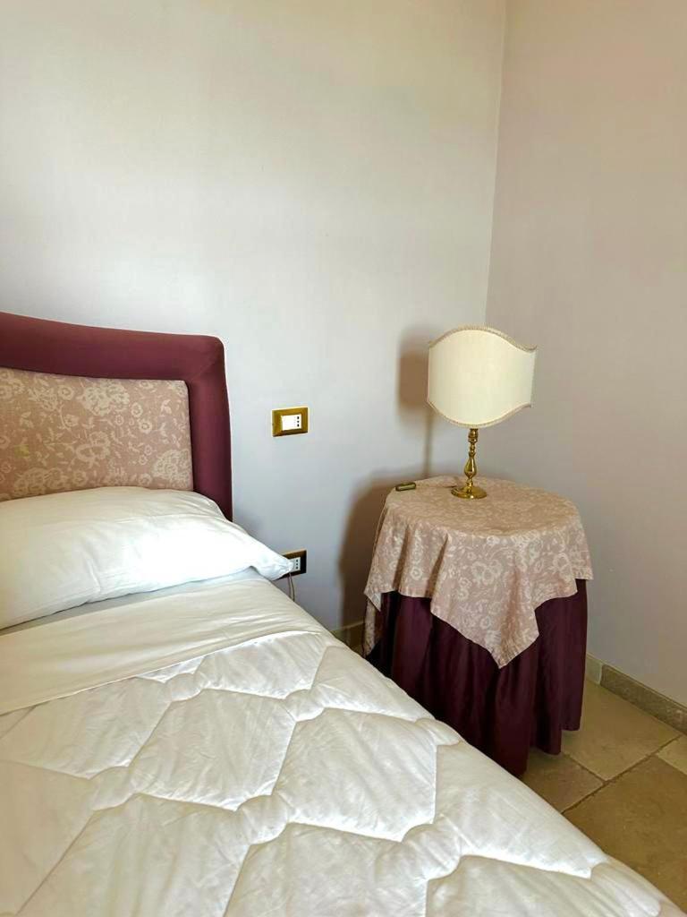 Hotel Saraceno Al Faro Tarente Buitenkant foto