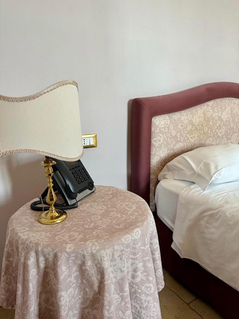 Hotel Saraceno Al Faro Tarente Buitenkant foto