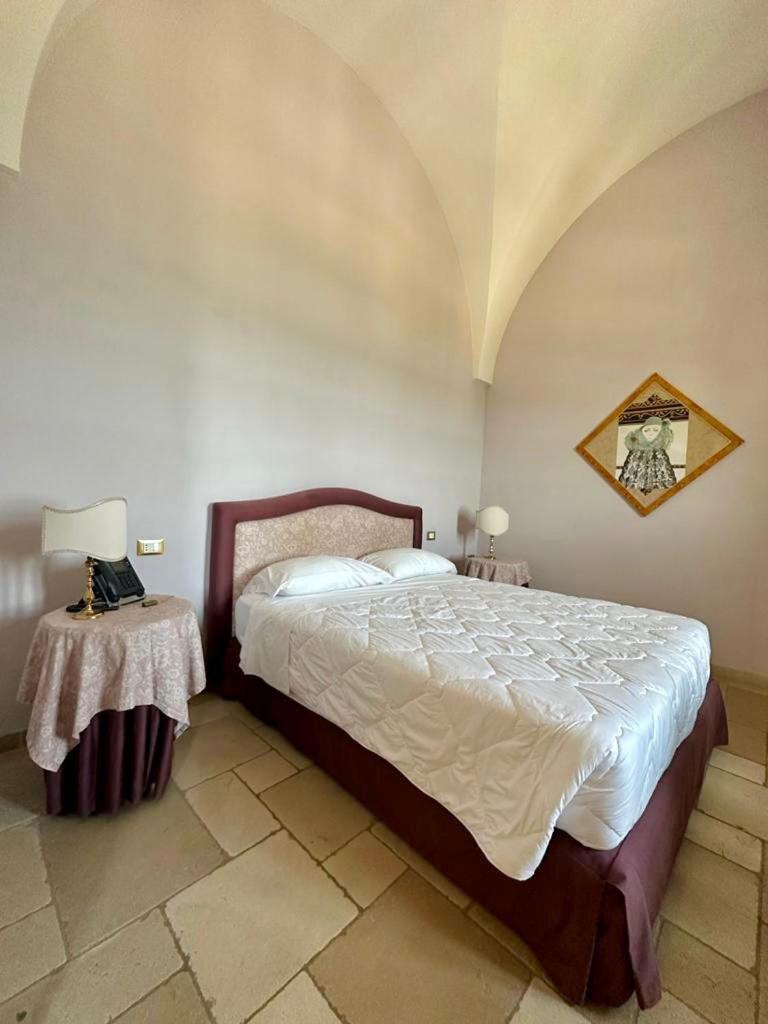 Hotel Saraceno Al Faro Tarente Buitenkant foto