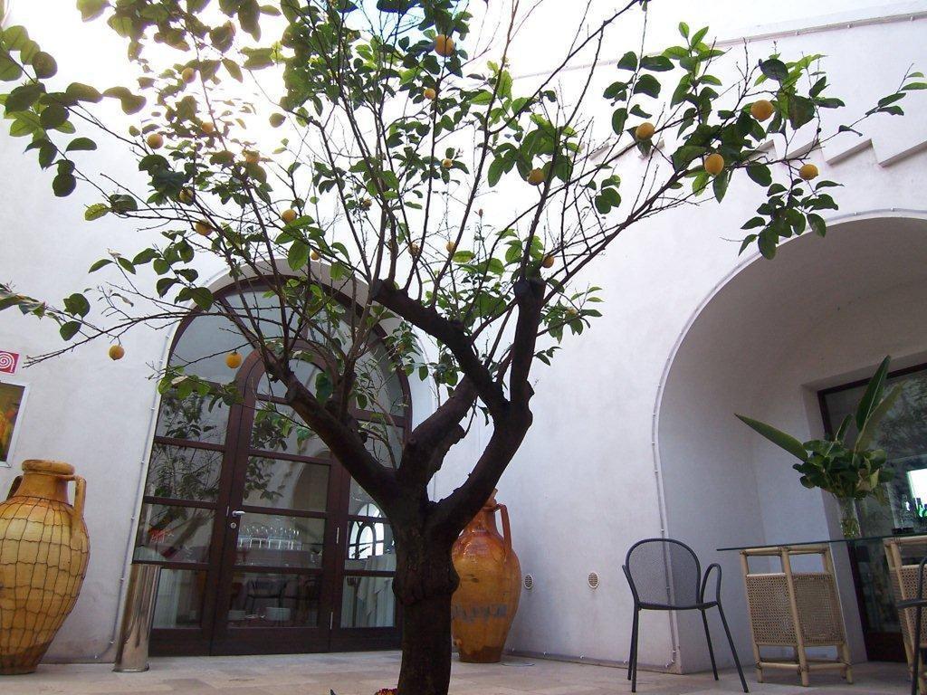 Hotel Saraceno Al Faro Tarente Buitenkant foto