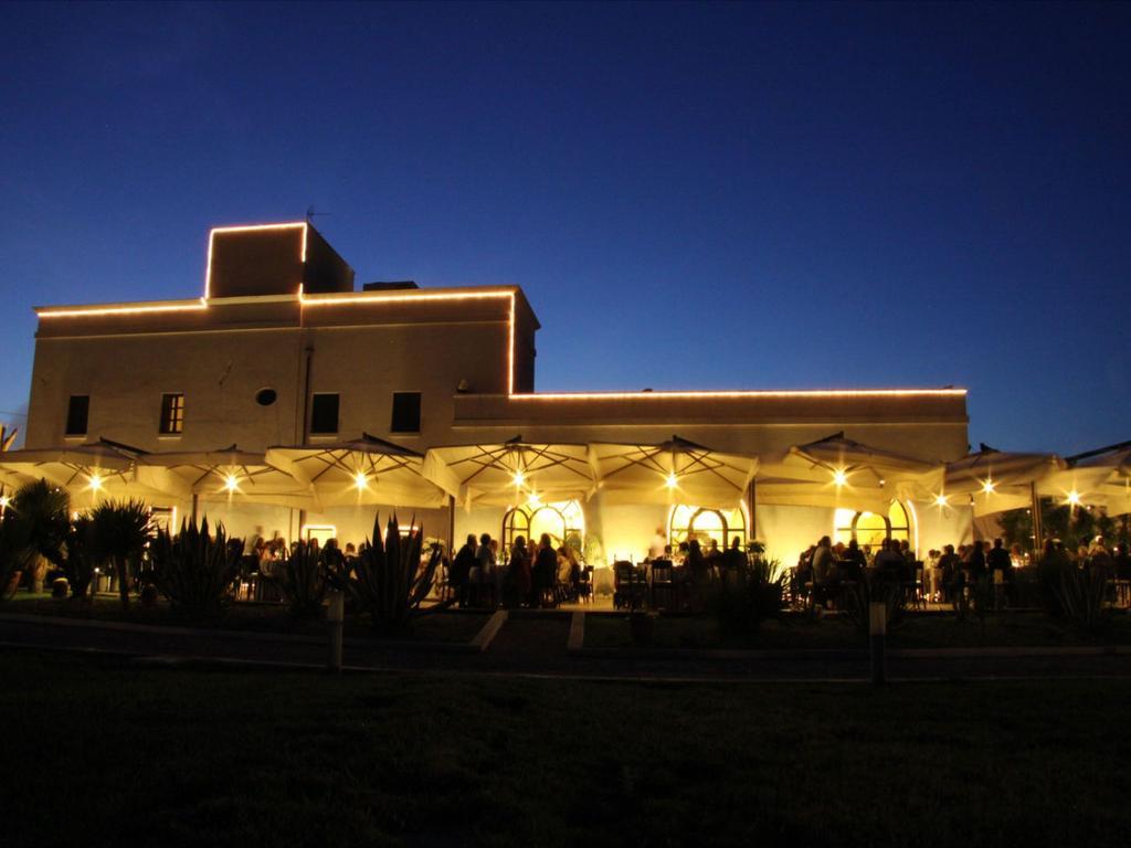Hotel Saraceno Al Faro Tarente Buitenkant foto