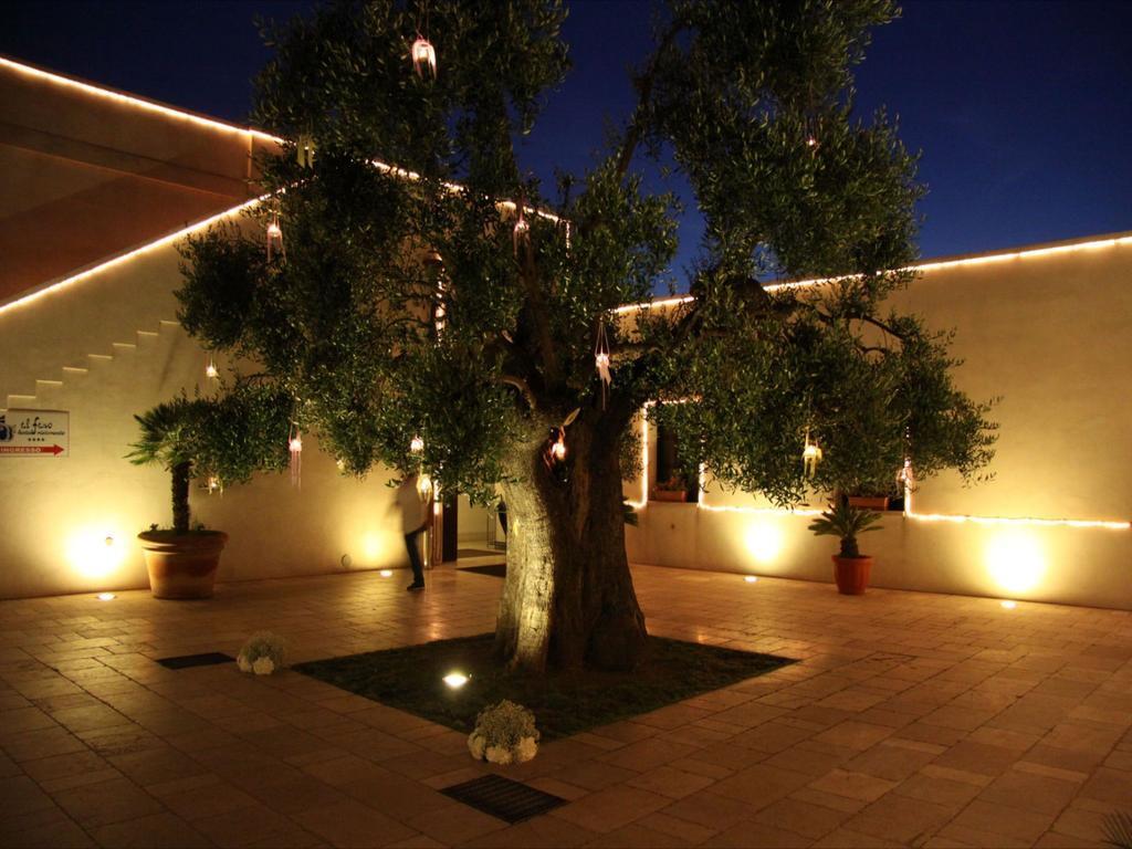 Hotel Saraceno Al Faro Tarente Buitenkant foto