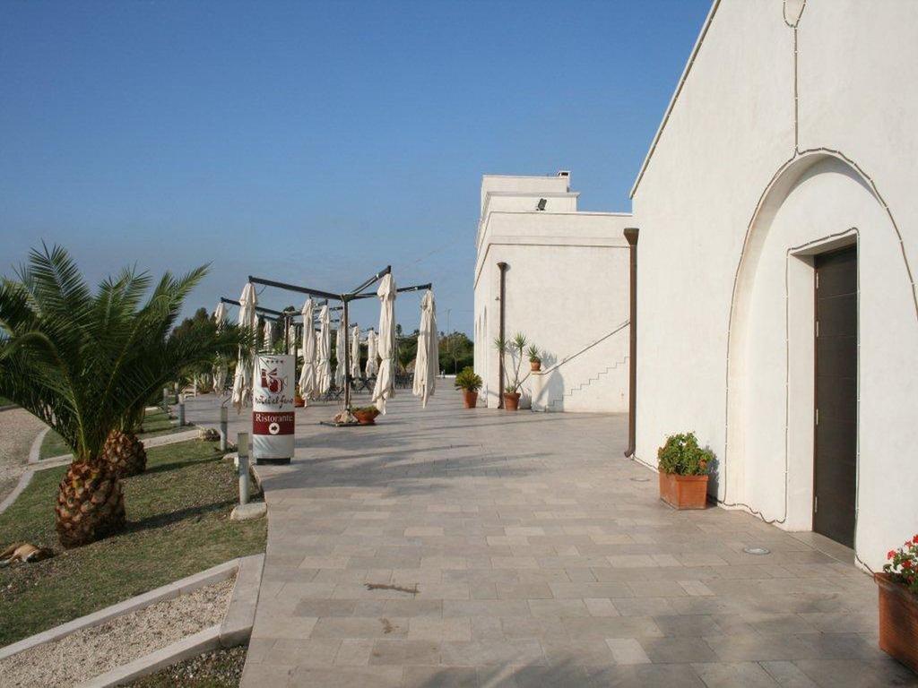 Hotel Saraceno Al Faro Tarente Buitenkant foto